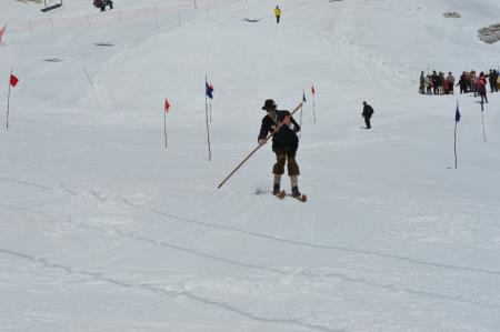 24. EMAVS NA KANINU 58