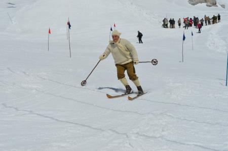 24. EMAVS NA KANINU 64