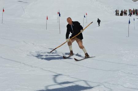 24. EMAVS NA KANINU 66