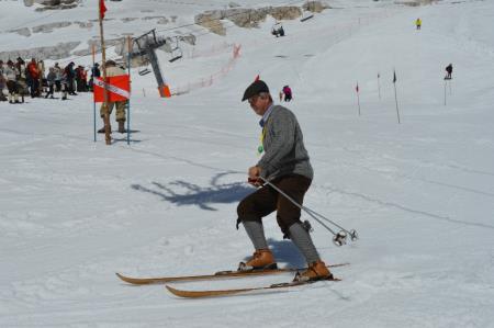 24. EMAVS NA KANINU 76