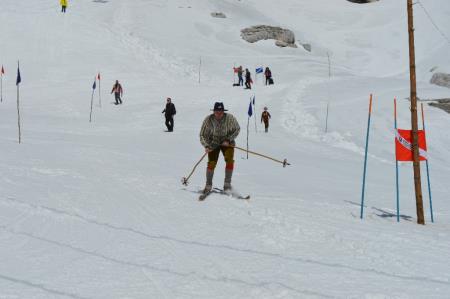 24. EMAVS NA KANINU 79