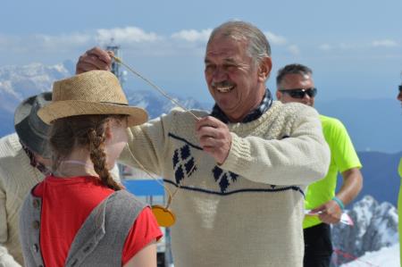 24. EMAVS NA KANINU 107