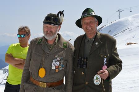 24. EMAVS NA KANINU 115