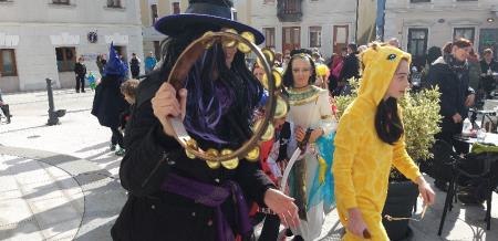 OTROCI POPESTRILI TORKOVO PUSTNO DOGAJANJE 13