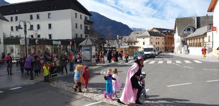 OTROCI POPESTRILI TORKOVO PUSTNO DOGAJANJE 17