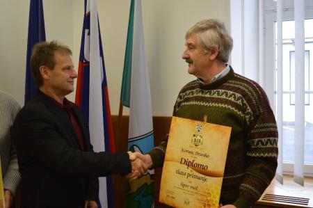 TUDI MED ČEBELARJI IMAMO DRŽAVNEGA PRVAKA 1