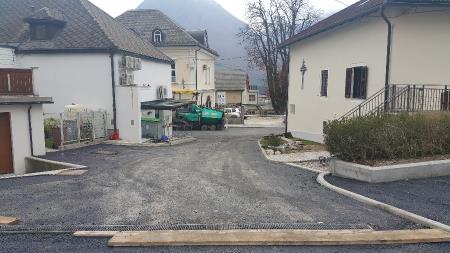 UREDITEV ULIC PRI POŠTI IN PROTI KLANCU 4