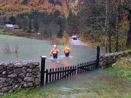 ZAHVALA GASILCEM IN DRUGIM SLUŽBAM CZ 1