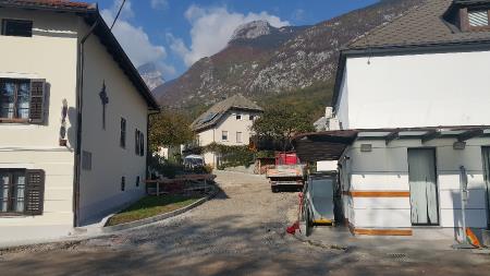 UREDITEV IN PREPLASTITEV ULIC PRI POŠTI 1