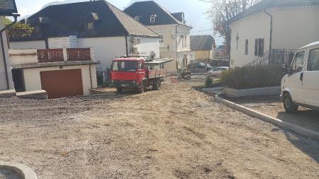 UREDITEV IN PREPLASTITEV ULIC PRI POŠTI 7