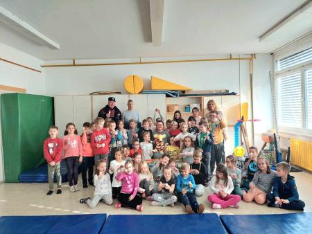 received_1471136100397493