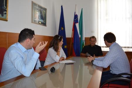 PREDSTAVNIKI SD OBISKALI BOVŠKEGA ŽUPANA 2