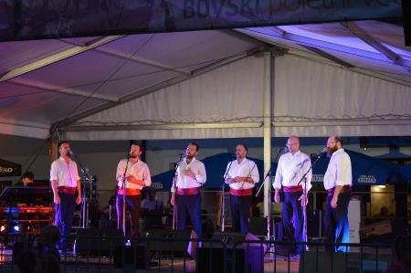 TUDI V AVGUSTU PESTRO DOGAJANJE NA BOVŠKEM TRGU 9