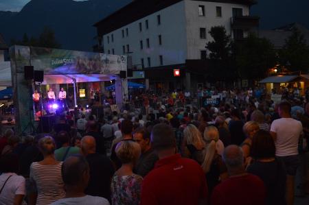 TUDI V AVGUSTU PESTRO DOGAJANJE NA BOVŠKEM TRGU 15