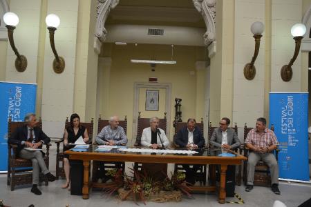 NOVINARSKA KONFERENCA V VIDMU 3