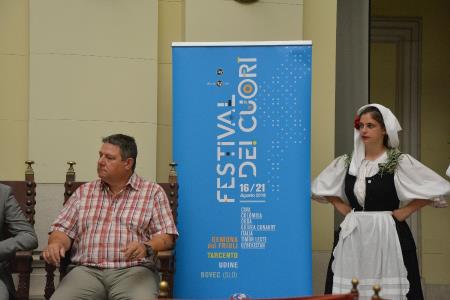 NOVINARSKA KONFERENCA V VIDMU 6