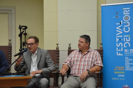 NOVINARSKA KONFERENCA V VIDMU 7