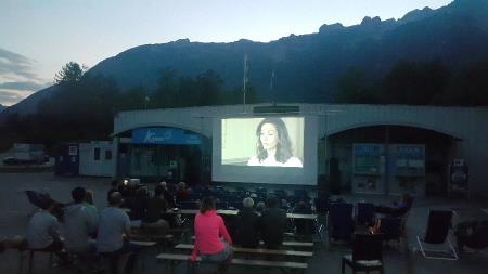 PARIZ LAHKO POČAKA 1