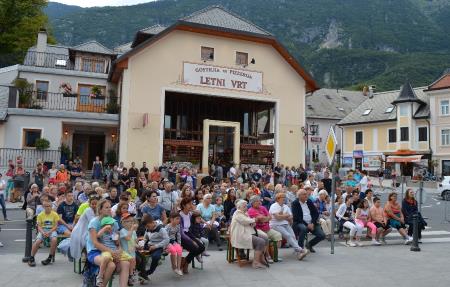 MEDNARODNO SREČANJE FOLKLORNIH SKUPIN 2