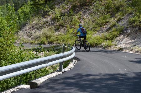 ZAKLJUČNA DELA NA CESTI ČEZSOČA-JABLANCA 10