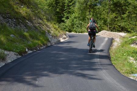 ZAKLJUČNA DELA NA CESTI ČEZSOČA-JABLANCA 12
