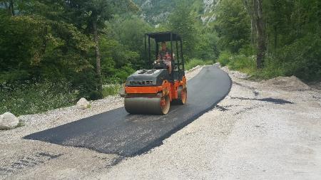 ASFALTIRANJE KLANČINE VSTOPNEGA MESTA SRPENICA 1 2