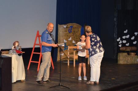 RASTOČA KNJIGA IN ZAKLUČEK ŠOLSKEGA LETA 5