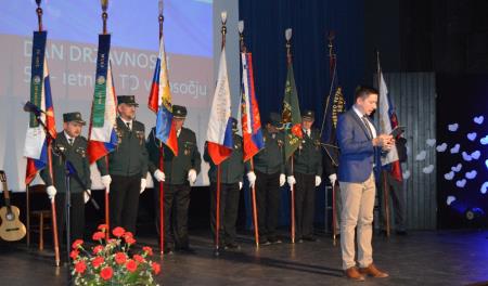 OSREDNJA PRIREDITEV OB DNEVU DRŽAVNOSTI 4