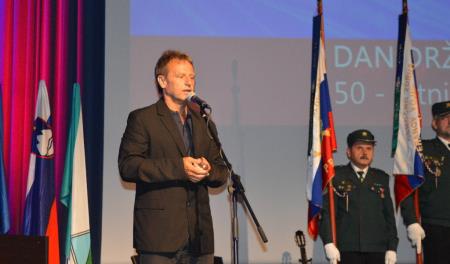 OSREDNJA PRIREDITEV OB DNEVU DRŽAVNOSTI 9