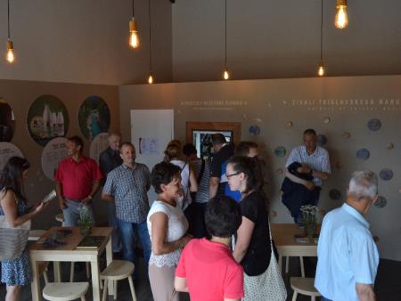 ODPRTJE OGLEDNEGA POSESTVA BOGATA BOVEC 26