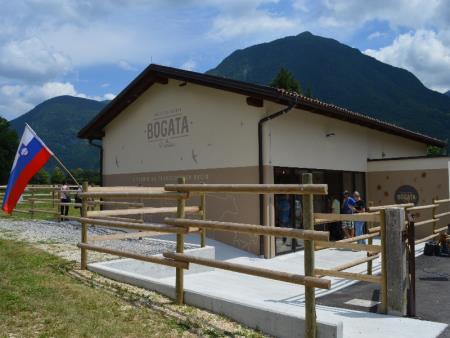 ODPRTJE OGLEDNEGA POSESTVA BOGATA BOVEC 33