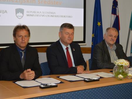 PODPIS POGODBE ZA DODELITEV NEPOVRATNIH EVROPSKIH KOHEZIJSKIH SREDSTEV 2