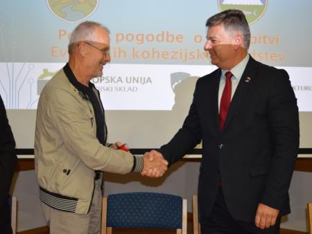 PODPIS POGODBE ZA DODELITEV NEPOVRATNIH EVROPSKIH KOHEZIJSKIH SREDSTEV 10