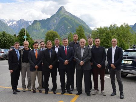 PODPIS POGODBE ZA DODELITEV NEPOVRATNIH EVROPSKIH KOHEZIJSKIH SREDSTEV 13