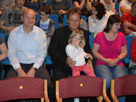 FESTIVAL OTROŠKIH PESMI IN PLESOV 1