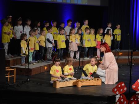 FESTIVAL OTROŠKIH PESMI IN PLESOV 10