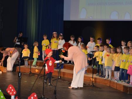 FESTIVAL OTROŠKIH PESMI IN PLESOV 12