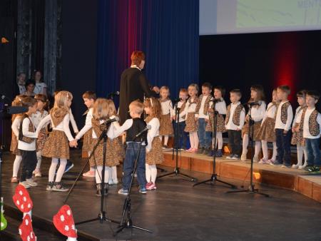 FESTIVAL OTROŠKIH PESMI IN PLESOV 15