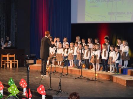 FESTIVAL OTROŠKIH PESMI IN PLESOV 16