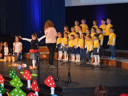 FESTIVAL OTROŠKIH PESMI IN PLESOV 21