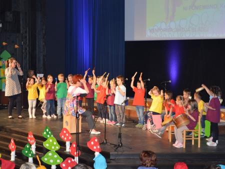 FESTIVAL OTROŠKIH PESMI IN PLESOV 25