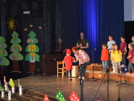 FESTIVAL OTROŠKIH PESMI IN PLESOV 27