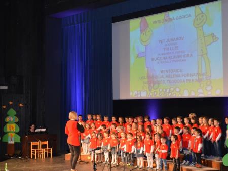 FESTIVAL OTROŠKIH PESMI IN PLESOV 30