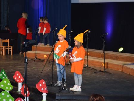 FESTIVAL OTROŠKIH PESMI IN PLESOV 33