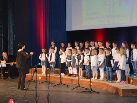 FESTIVAL OTROŠKIH PESMI IN PLESOV 49