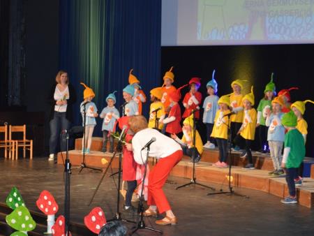 FESTIVAL OTROŠKIH PESMI IN PLESOV 68