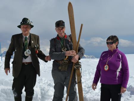 23. EMAVS NA KANINU 12