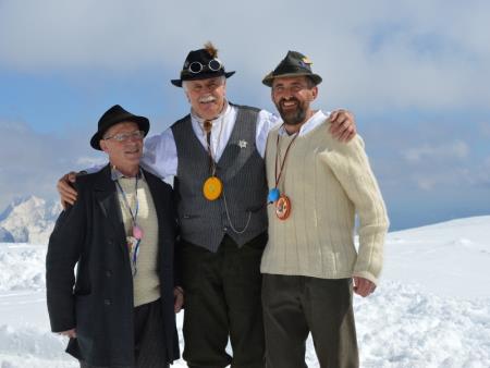 23. EMAVS NA KANINU 15