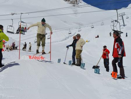 23. EMAVS NA KANINU 28