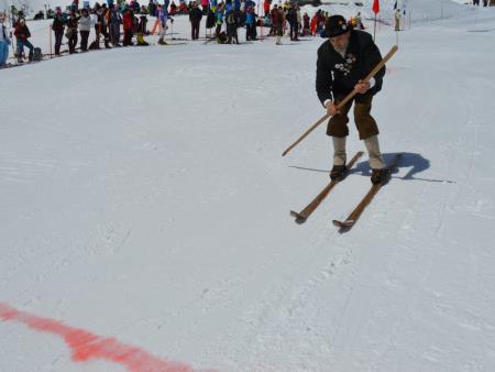 23. EMAVS NA KANINU 35